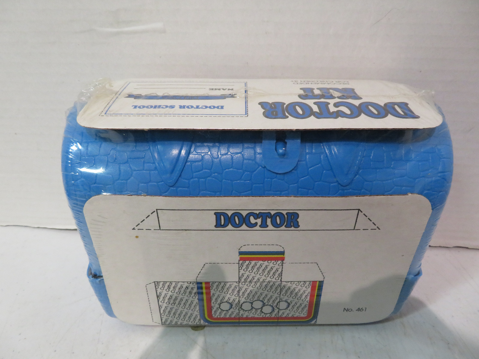 Vintage AMERICAN PLASTICS PLAY DOCTOR KIT with 19 pieces