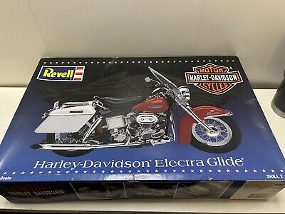 VTG 1996 Revell Harley Davidson Electra Glide Motorcycle 1:8