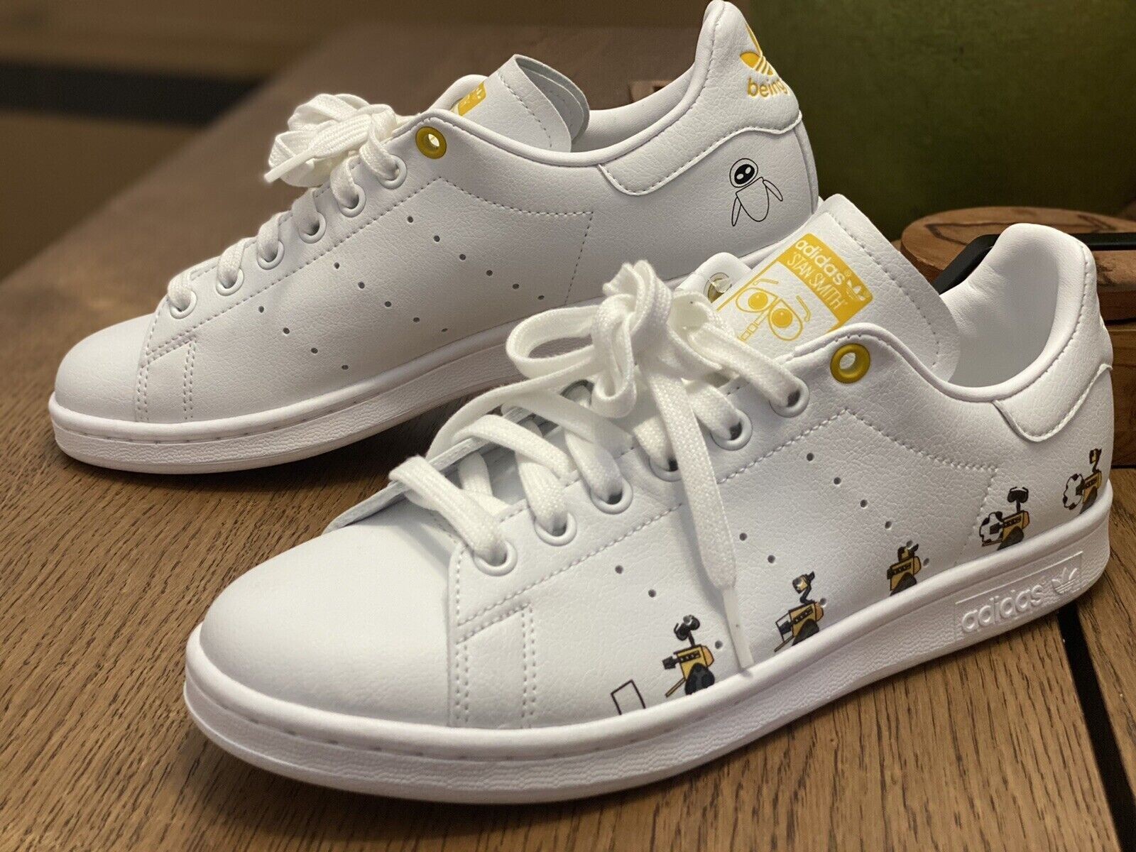 stan smith wall e