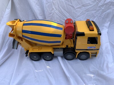 Bruder 4143 cement mixer hotsell