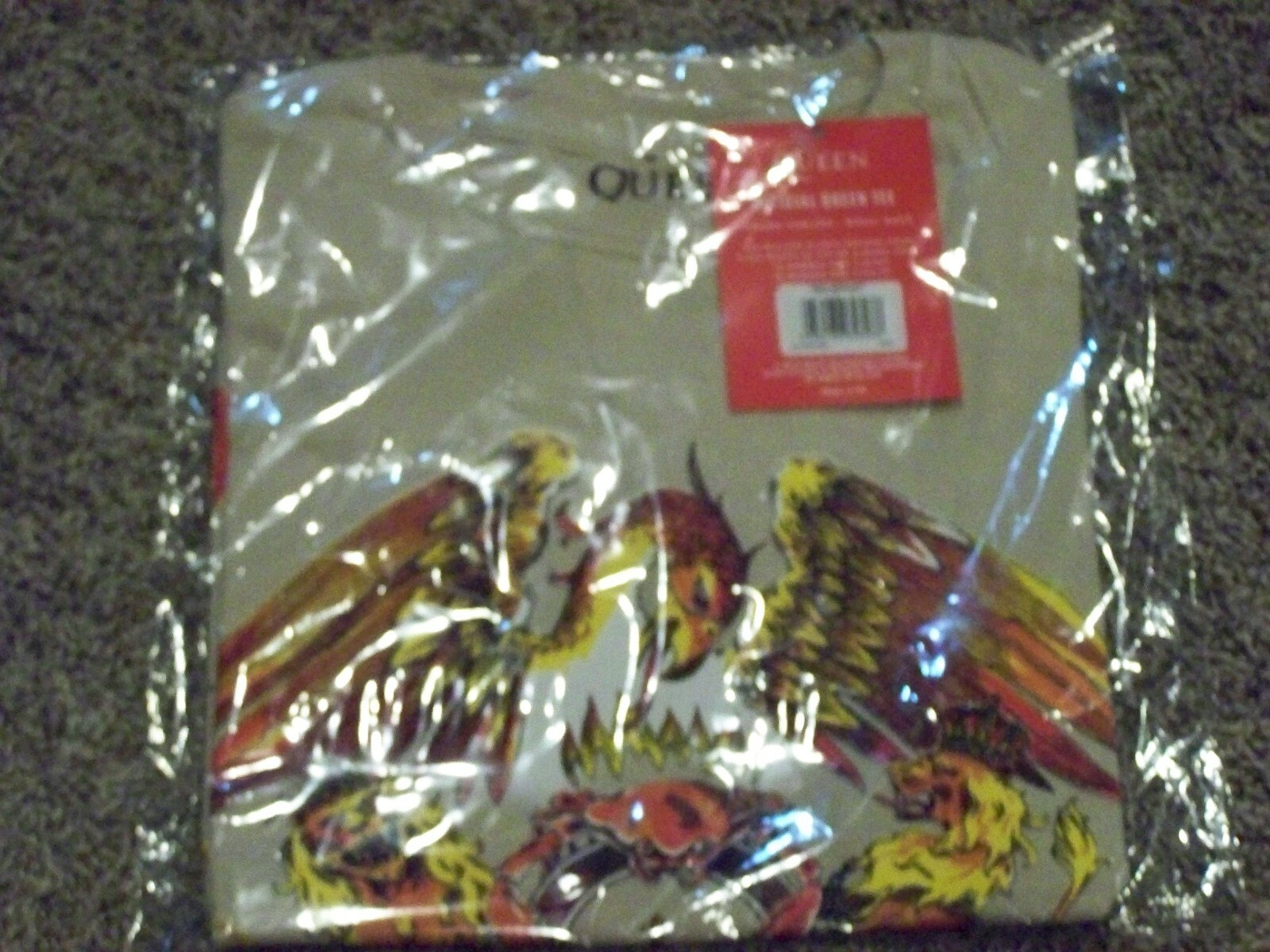 QUEEN LADIES LARGE TEE WITH CREST LOGO ON FRONT AND QUEEN ON BACK