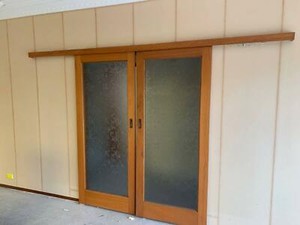 Timber Framed Sliding Doors Decorative Patterned Glass Panels