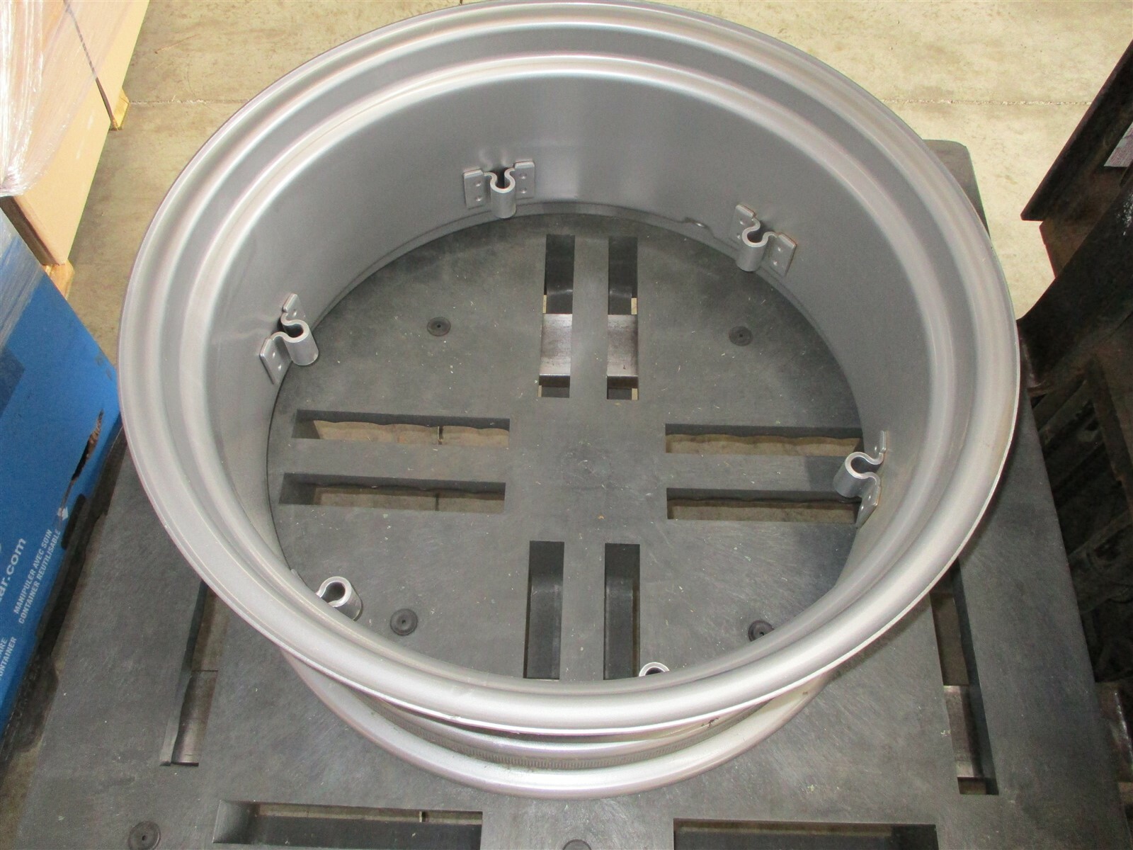G45710 NEW FITS CASE REAR TRACTOR RIM 6-LOOP 12