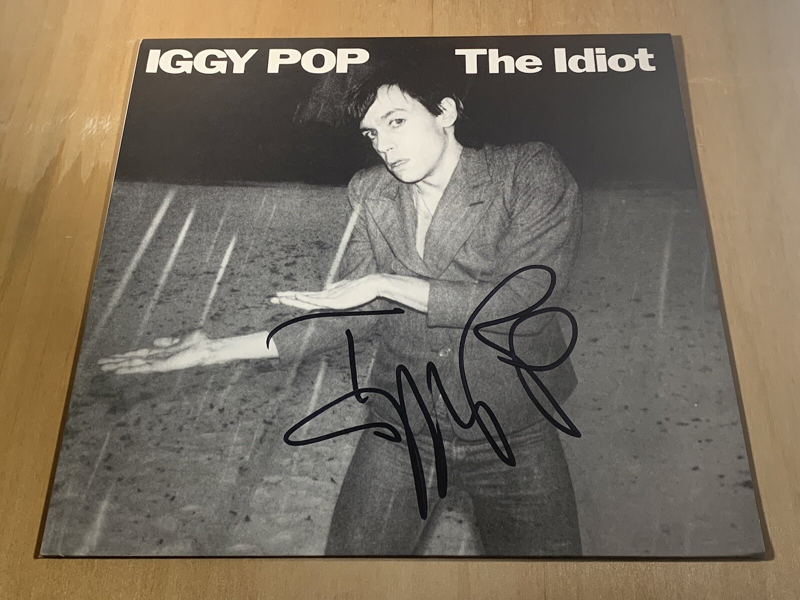 Iggy Pop:Total Chaos The Stooges 限定本サイン付 The Stooges “Total Chaos” Iggy Pop Signed Limited Edition