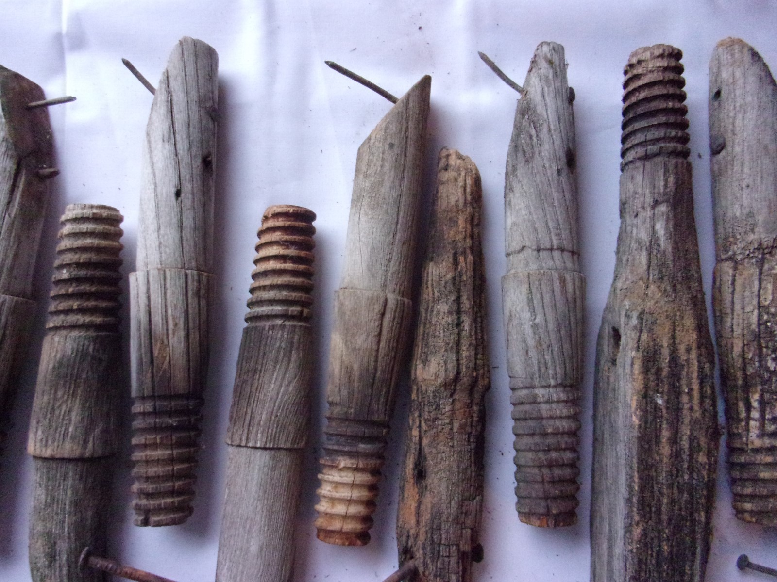 VINTAGE RUSTIC GLASS INSULATOR WOOD MOUNT HOLDER (LOT OF 13)  #01101907