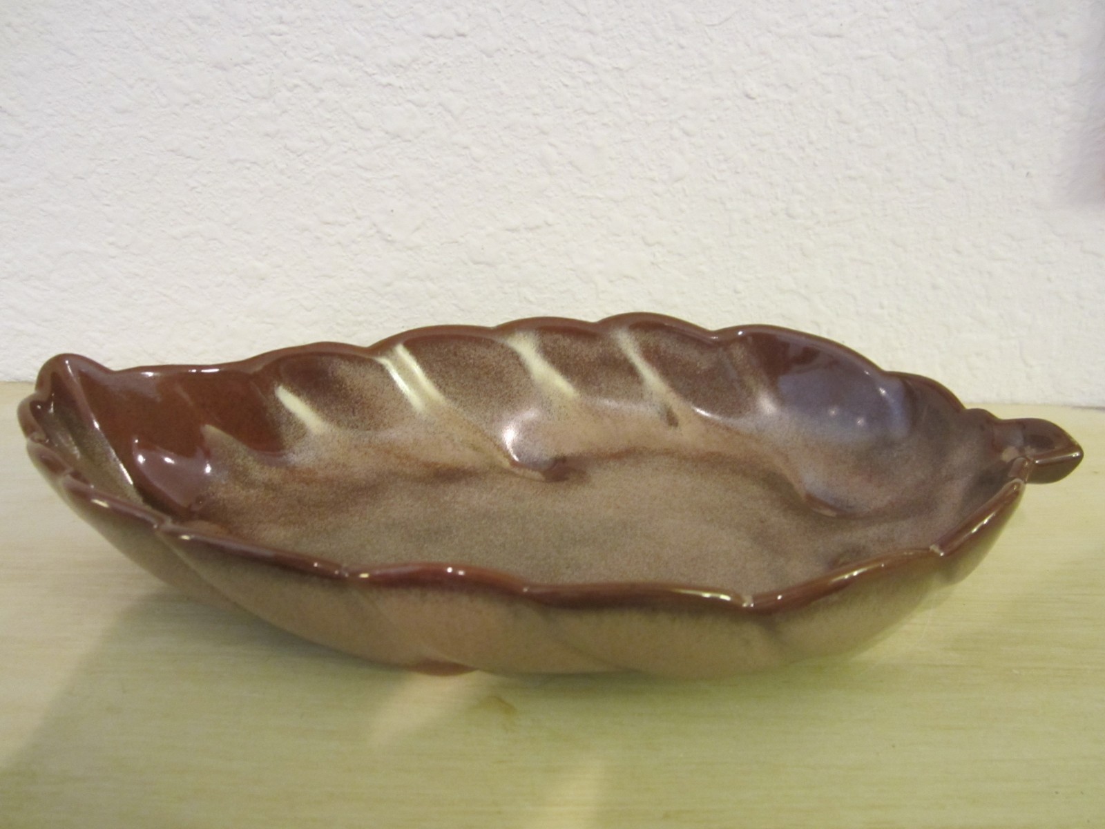 Vintage Unmarked Frankoma Brown Satin Small Leaf Bown