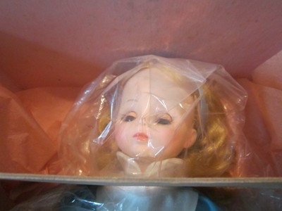 Madam Alexander Alice in Wonderland #1552 With Original Box