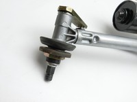 BMW 318Ci E46 00-03 Wischermotor m. Wischergestänge Vorne BMW 318Ci E46 00-03 25.02.2002 7071693 61617071693... Vorschau 2