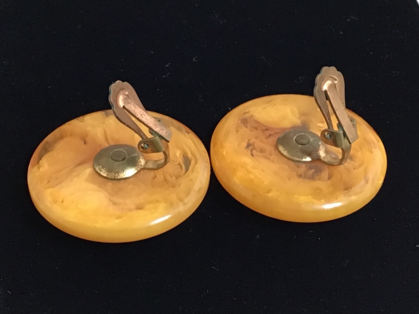Vtg Bakelite clip on Earrings rare cantaloupe marble large round button shape