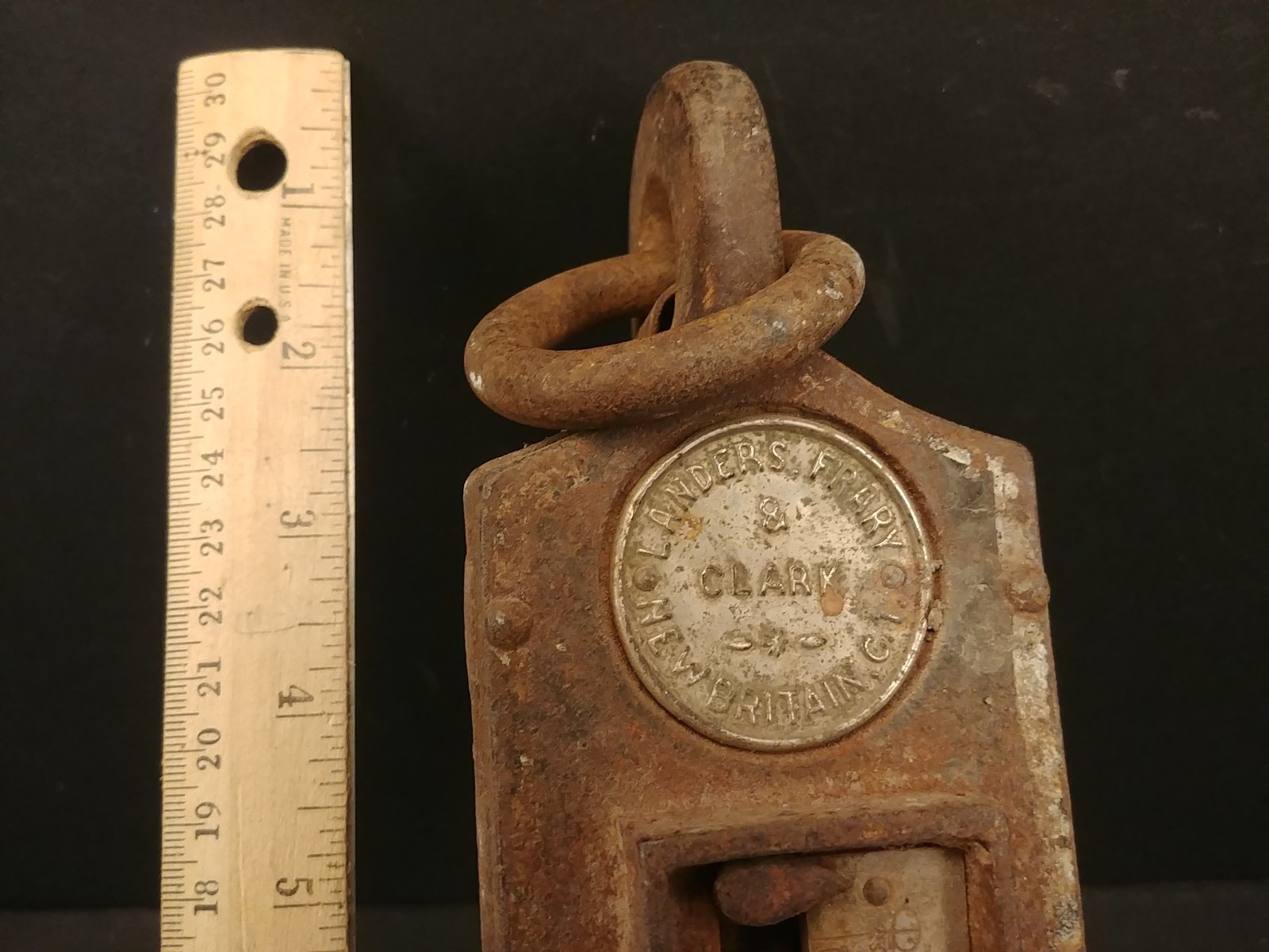 Vintage 200 lb Capacity Lander's Frary Clark Hanging Scale Metal Ring Hook