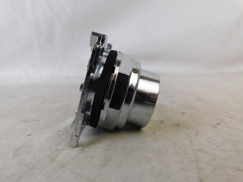 Eaton NSB 10250T104 Pushbuttons Non-Illuminated Yellow NEMA 3/3R/4/4X/12/13 Wate