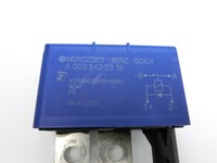 Mercedes W176 A200 12-15 Stromverteiler für Batterie Stützpunkt Stromverteilung Mercedes W176 A200 12-15 05.11.2012... Vorschau 2