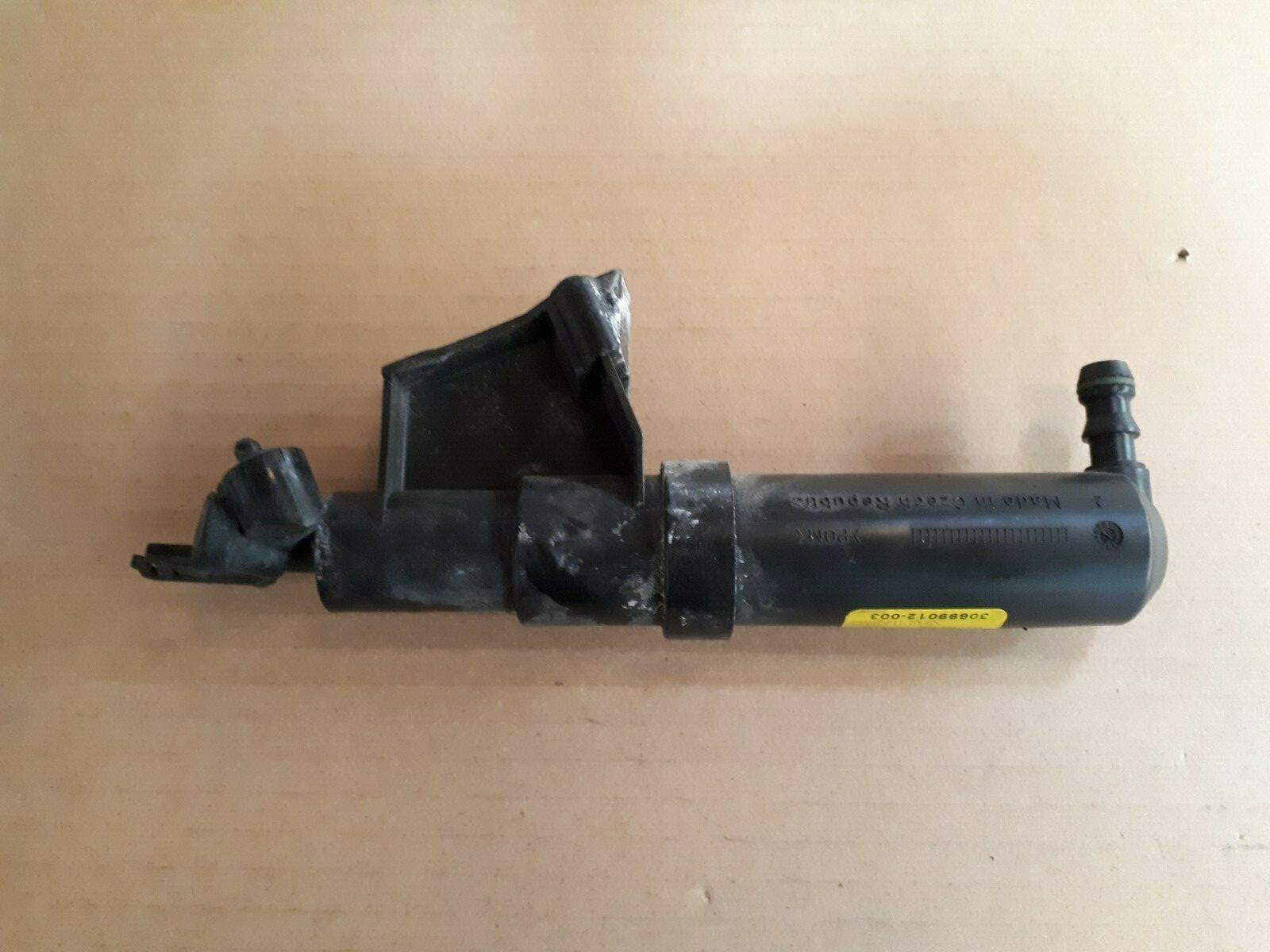 Volvo V50 S40 Front Left Headlight Washer Pump 30699012 Volvo Parts