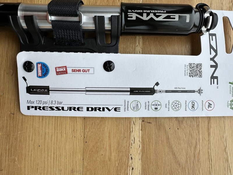 Lezyne Pressure Drive, Medium Black Bicycle Pump 120 PSI Max Schrader & Presta