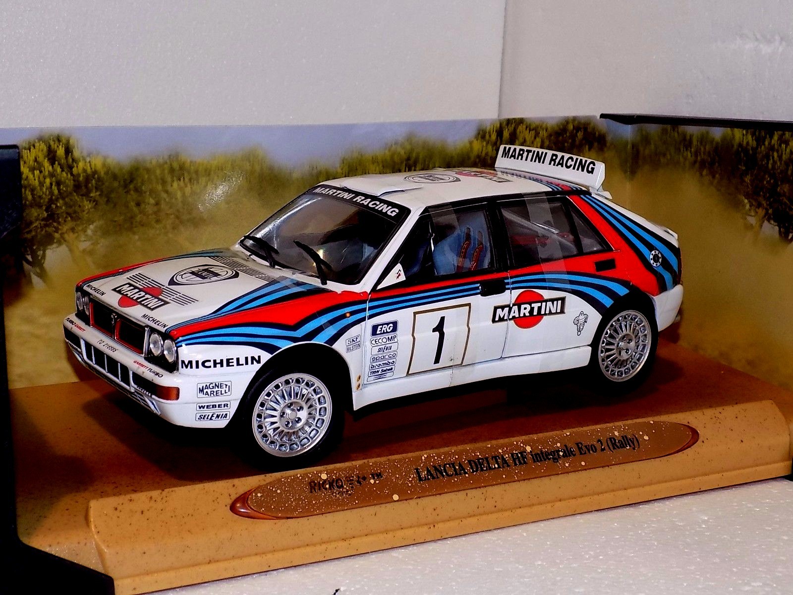 RICKO 1/18 ランチア デルタ HF インテグラーレ LANCIA LANCIA DELTA HF INTEGRALE EVO2 MARTINI RALLY #1 RICKO 32114