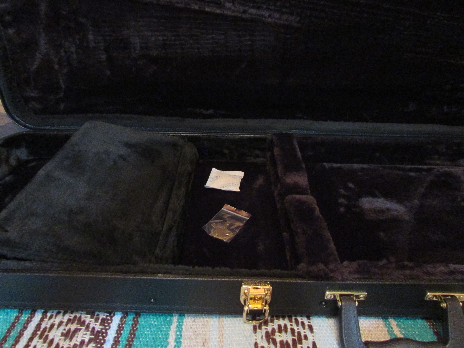 NEW Musician's Gear Deluxe Black GUITAR CASE