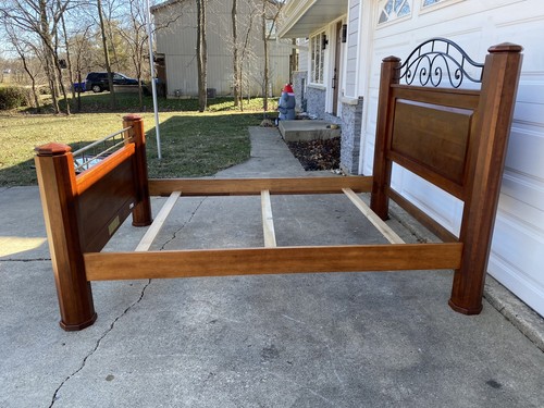 Lexington Bob Timberlake Queen Panel Bed