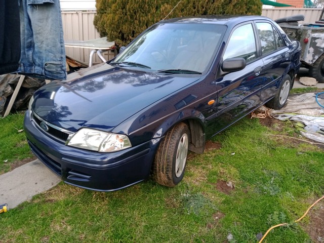 Ford laser 2001