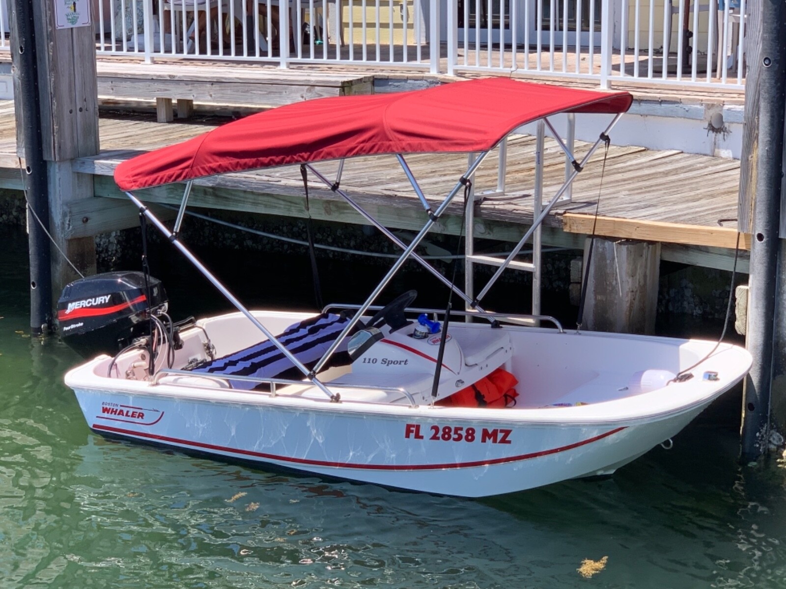 2005 BOSTON WHALER 11FT CENTER CONSOLE 4 STROKE 25 MERCURY OUT BOARD NO RESERVE