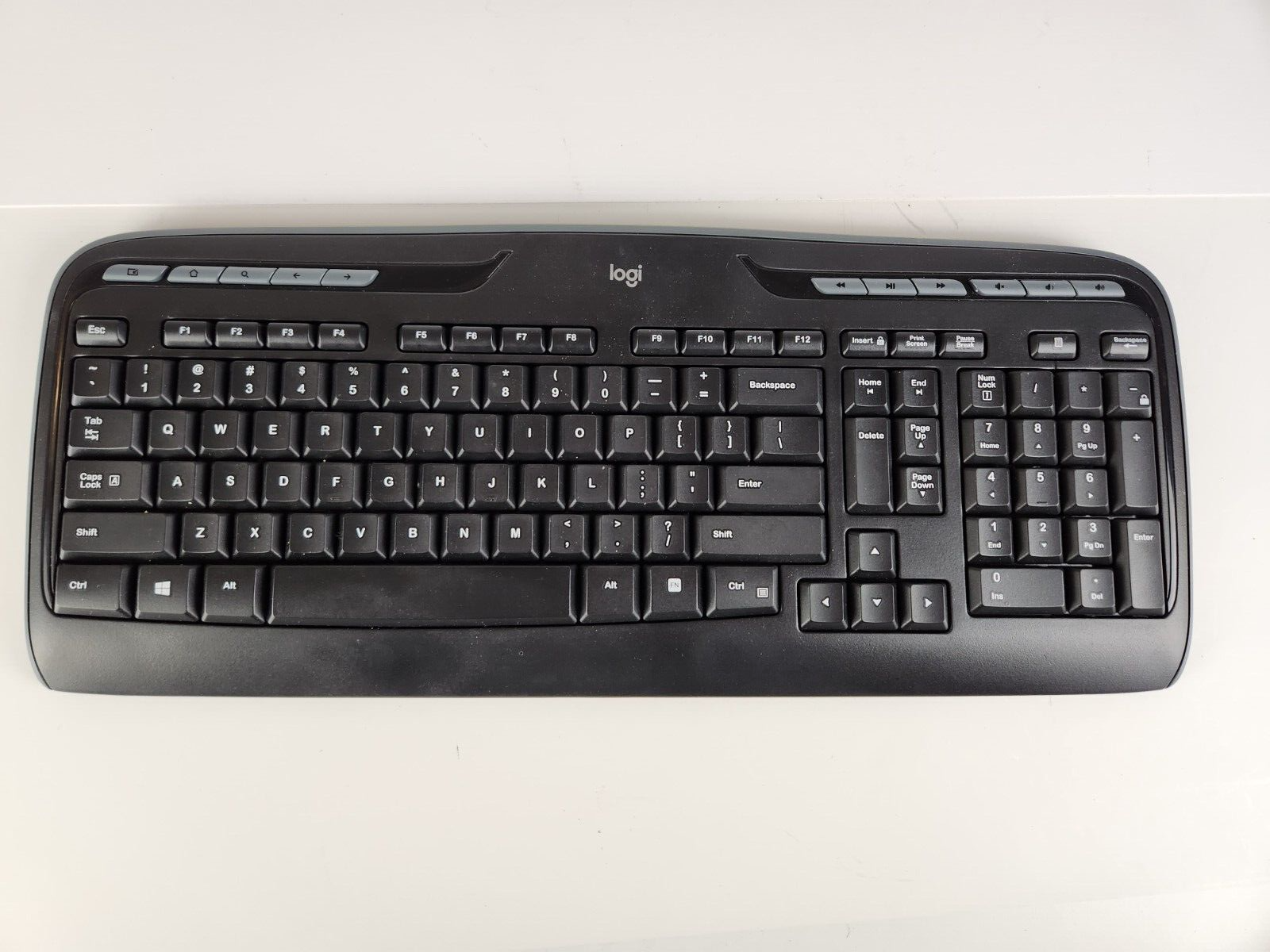 Logitech MK320 Wireless Keyboard and Mouse Combo