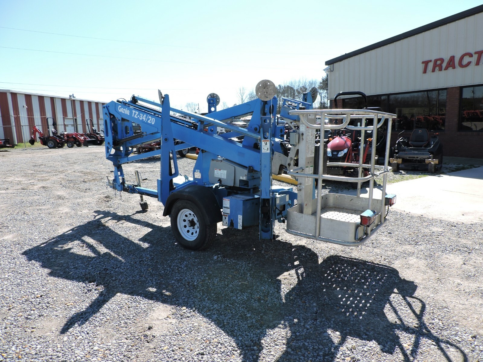 2013 GENIE TZ34/20 ARTICULATING BOOM LIFT - NICE MACHINE - TOWABLE - LOW HOURS!!