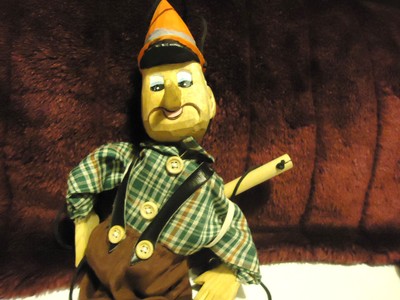 VINTAGE PINOCHIO WOODEN HANDCARVED & H. PAINTED PUPPET/ MARIONETTE-WITH CLOTHES