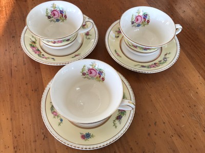 Vintage Restaurant Ware 4 oz Bowls x 4 Vintage China Dessert Custard Cups Pink and White Town Brand