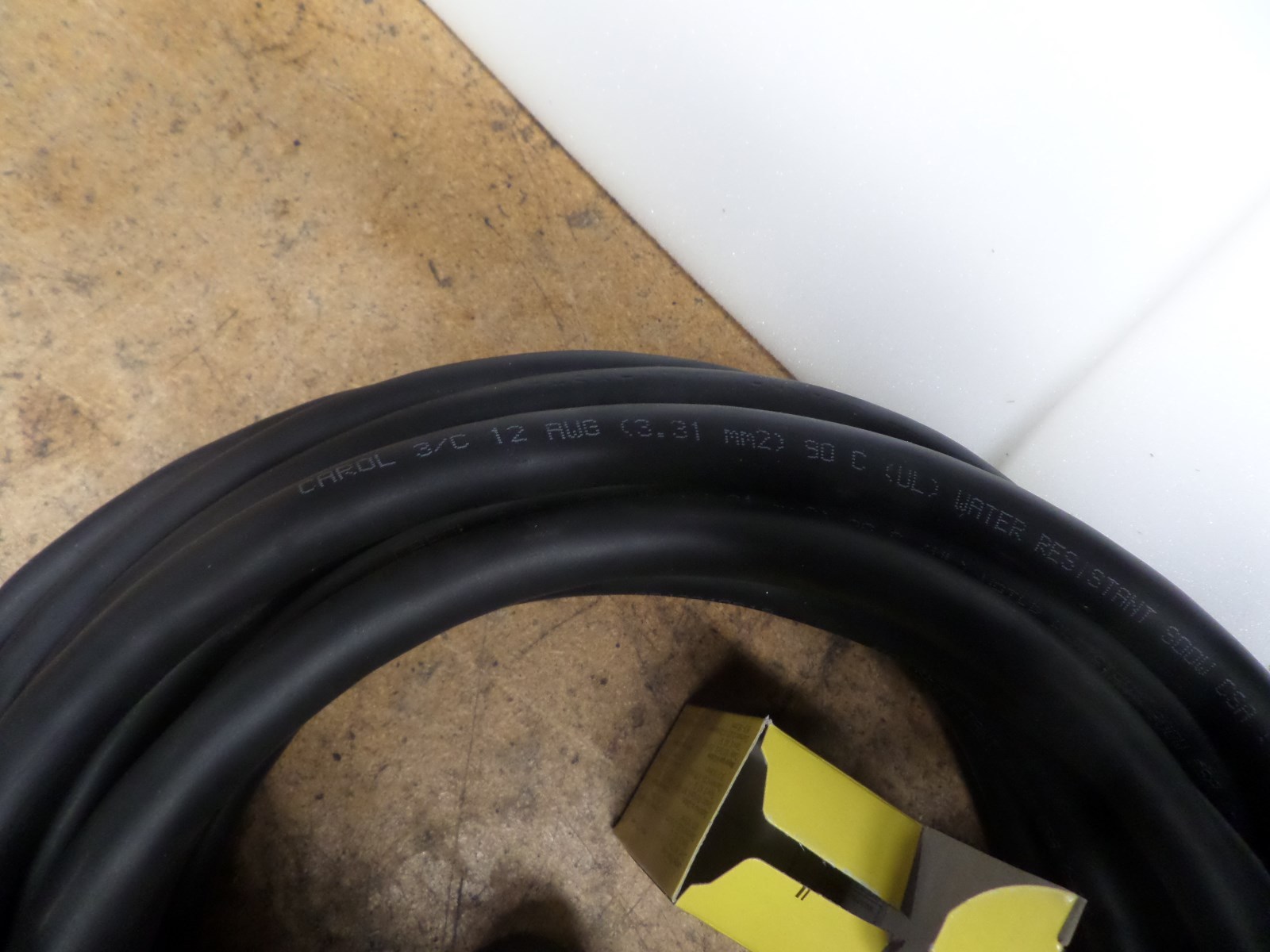 12 awg 3 conductor so soow cord 50' hbl5269c connector hbl5266c plug