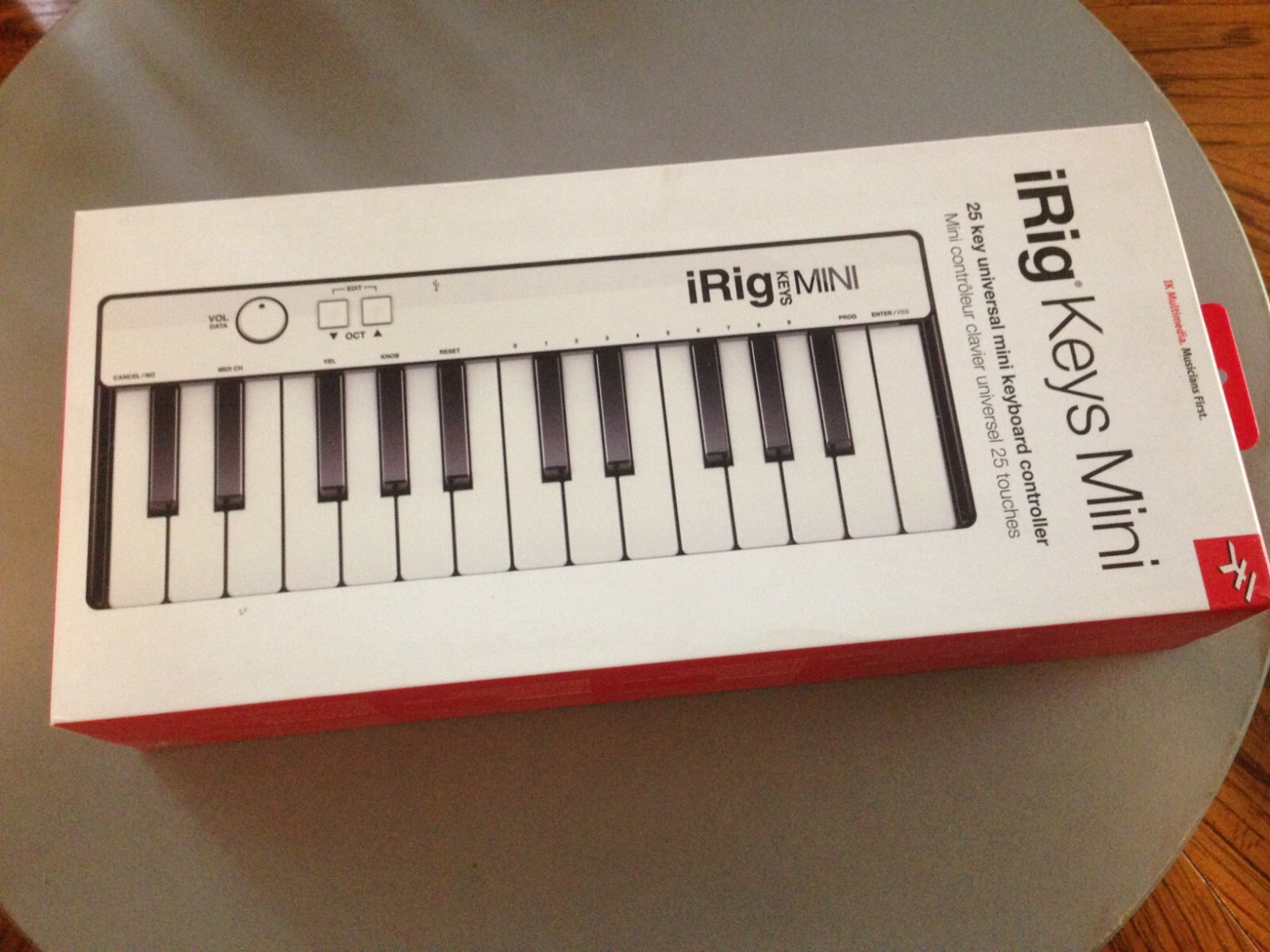 IK Multimedia iRig Keys 2 Mini 25-Key Ultra-Compact MIDI IK Multimedia iRig Keys 2 Mini 25-Key Ultra-Compact MIDI