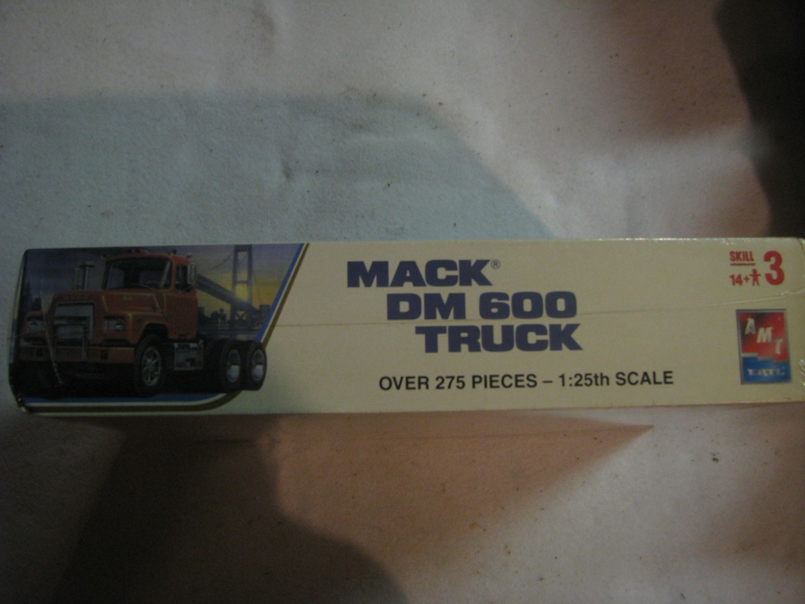 1/25 AMT/Ertl kit # 21802P Mack DM600 Truck, MIB!