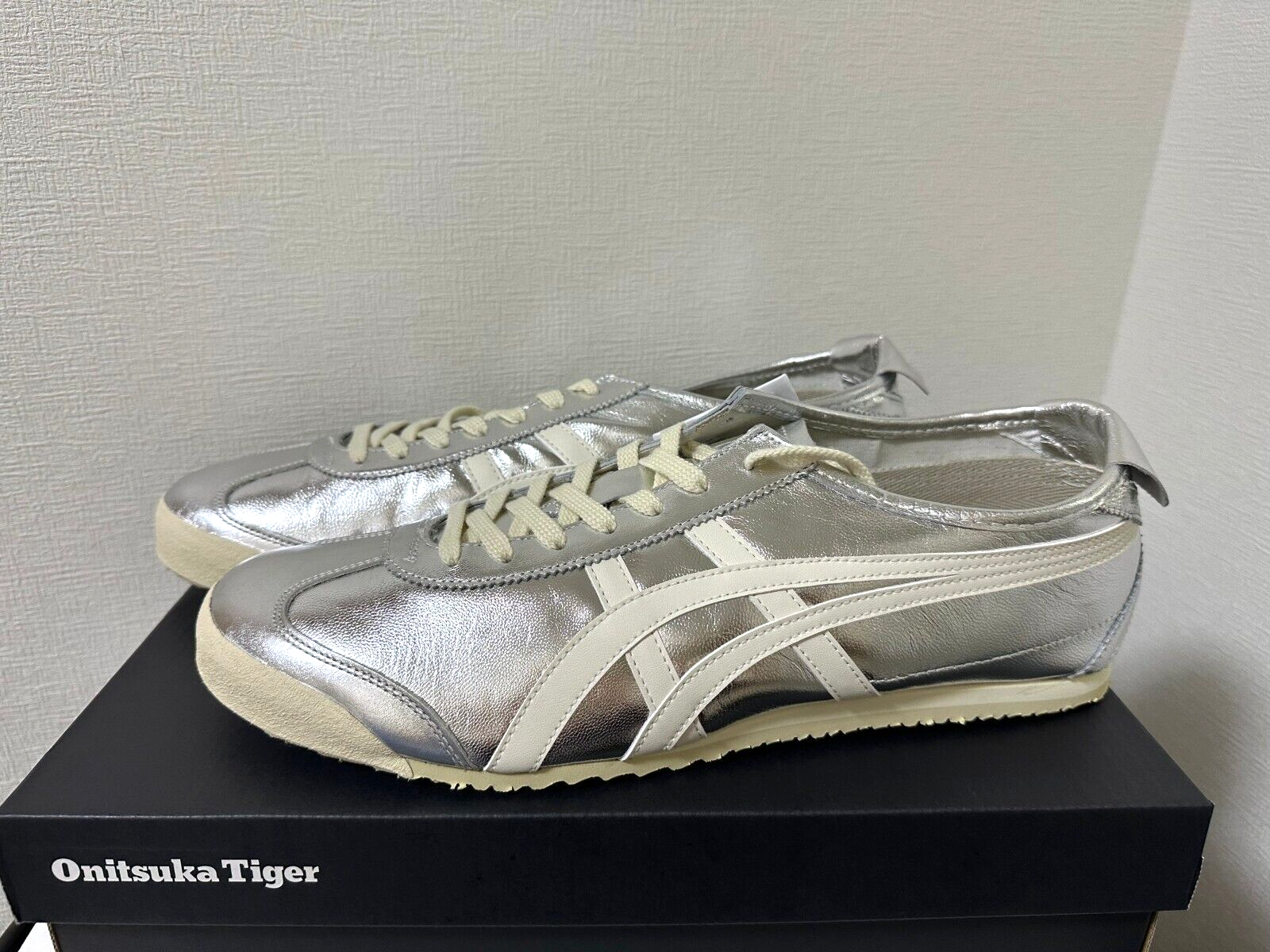 送料・関税込 ★ Onitsuka Tiger ★ Mexico 66 White Silver Onitsuka Tiger Mexico 66 White/Silver Men's 5.5, Women's 7