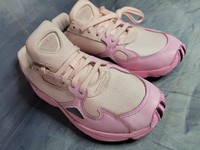adidas falcon size 8