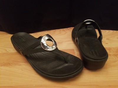crocs flip flops discontinued