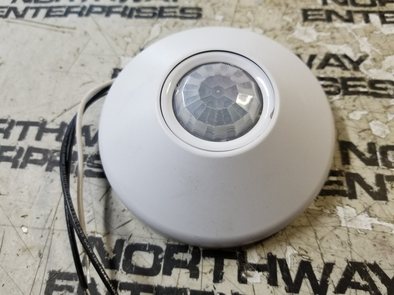 Acuity Sensorswitch CMR 9 Occupancy Sensor 12 ft Radius Ceiling White New CMR-9 - Picture 1 of 3