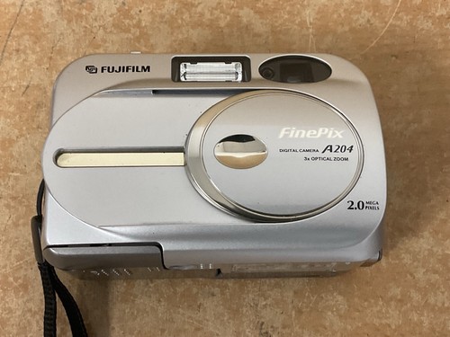 Fujifilm FinePix A204 Digital Camera AA Battery Powered Compact 2x Optical Zoom
