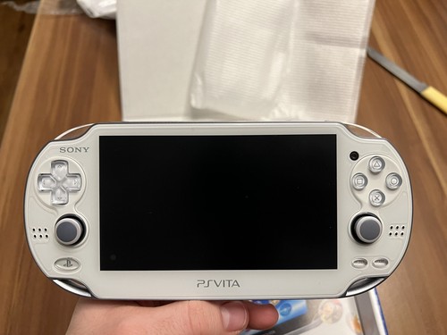 PlayStation Vita - PS vita 本体 PCH-1000 JJWJ PlayStation PS Vita Wi-Fi Console Crystal White PCH-1000