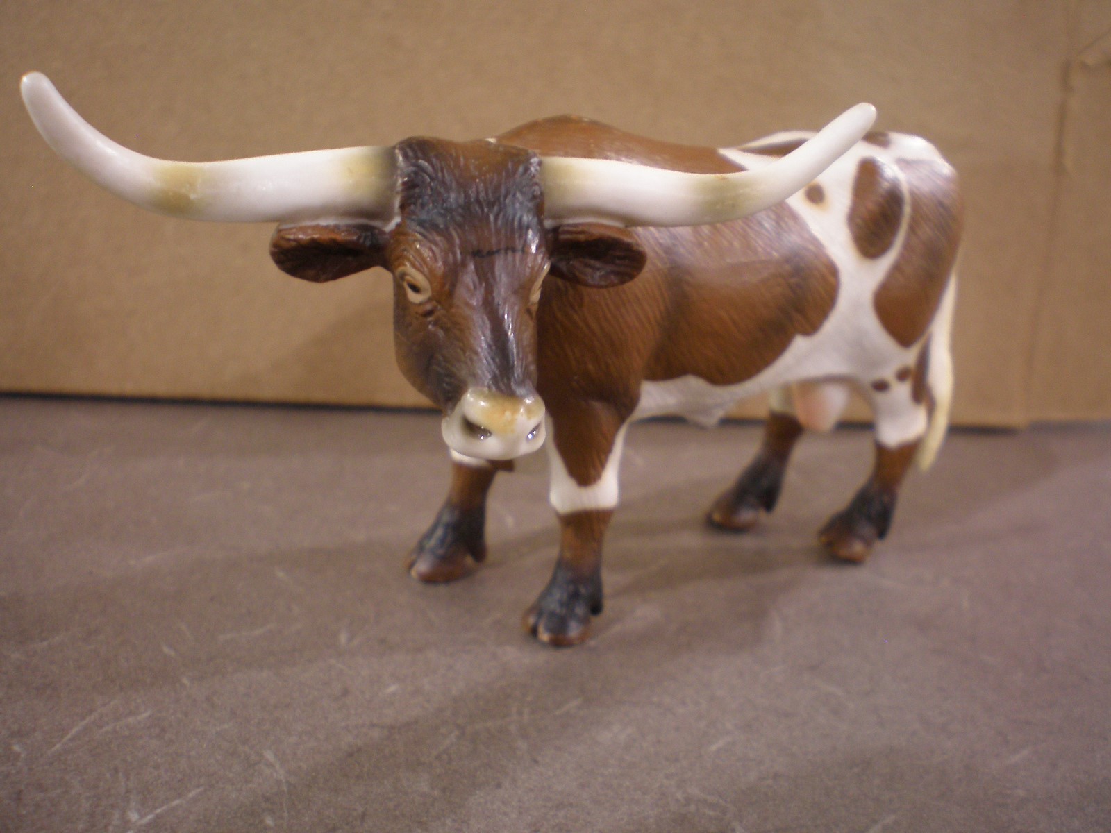 2002 Schleich Texas Longhorn Bull Brown & White