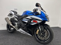 SUZUKI GSXR1000 ** LOW OWNERS - LONG MOT - CRASH BUNGS** 