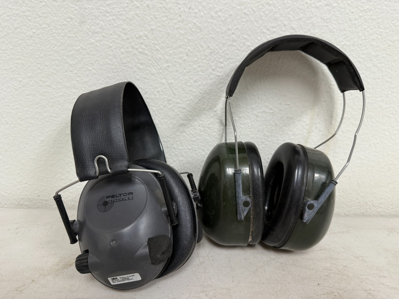 PELTOR tactical6s 実物　ヘッドセット　LE 3M Peltor Comtac 6 VIタクティカルヘッドセット