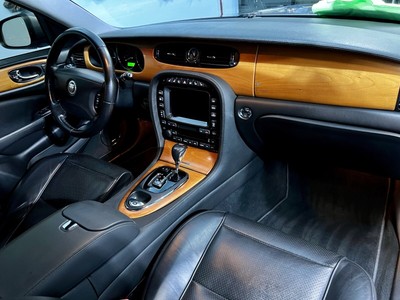 image 7 of interior