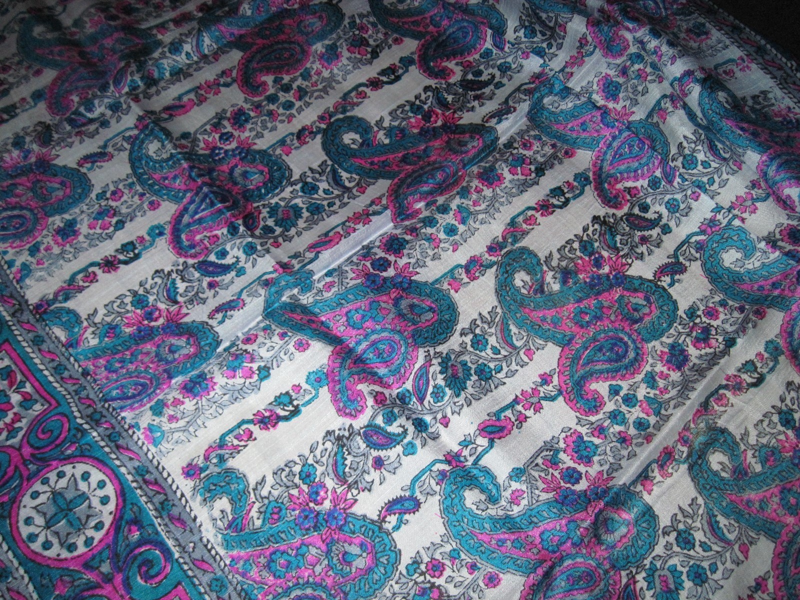 Vtg 1970s Paisley Silk Scarf Made in India 35