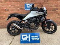 2024 HUSQVARNA VITPILEN 401 - FULLY LOADED - 1 OWNER - 1,468 MILES - FSH - 25