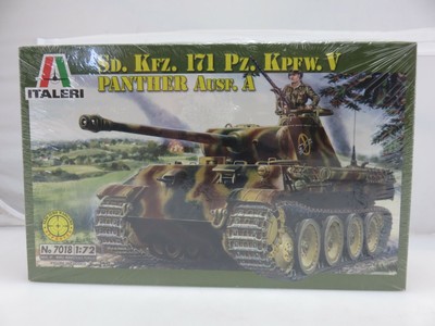Italeri Sd. Kfz. 171 Pz. Kpfw. V PANTHER Ausf. A 1/72 Scale Model Kit 7018