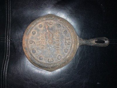 Vintage Cast Iron 6 Vatican