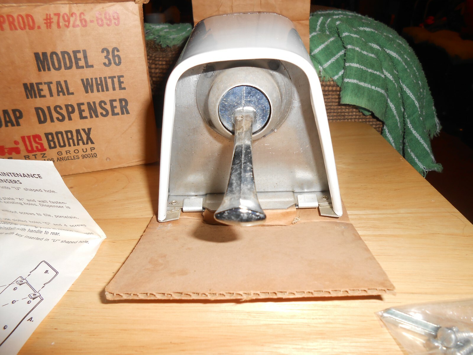 vintage new in the box boraxo model 36 white metal soap dispenser