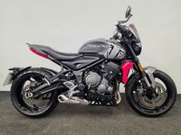 TRIUMPH TRIDENT 660 ** TFT DASH - SHOWA FORKS - HEATED GRIPS **