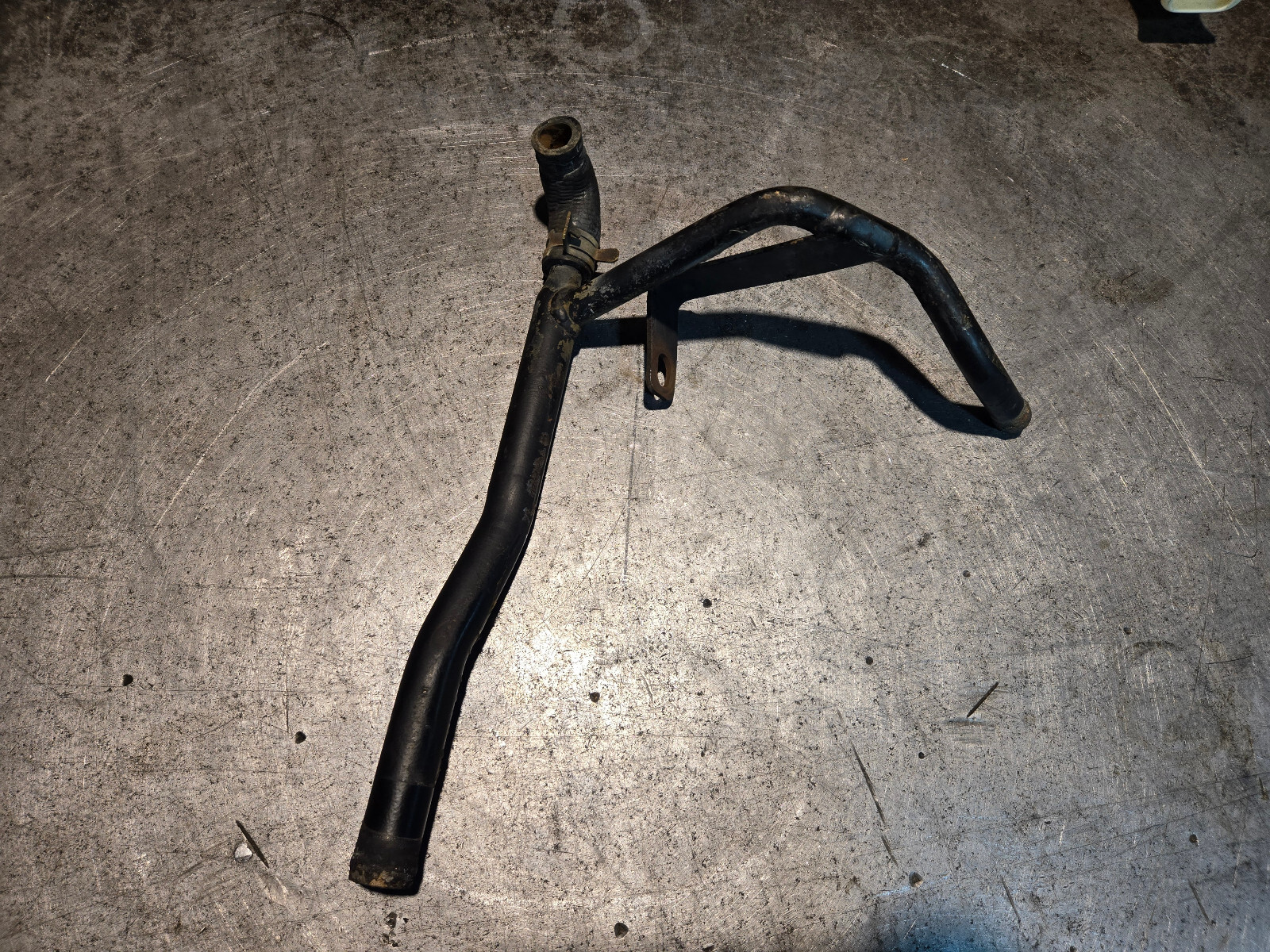 CUMMINS COOLANT LINE 3947920 - Picture 2 of 4