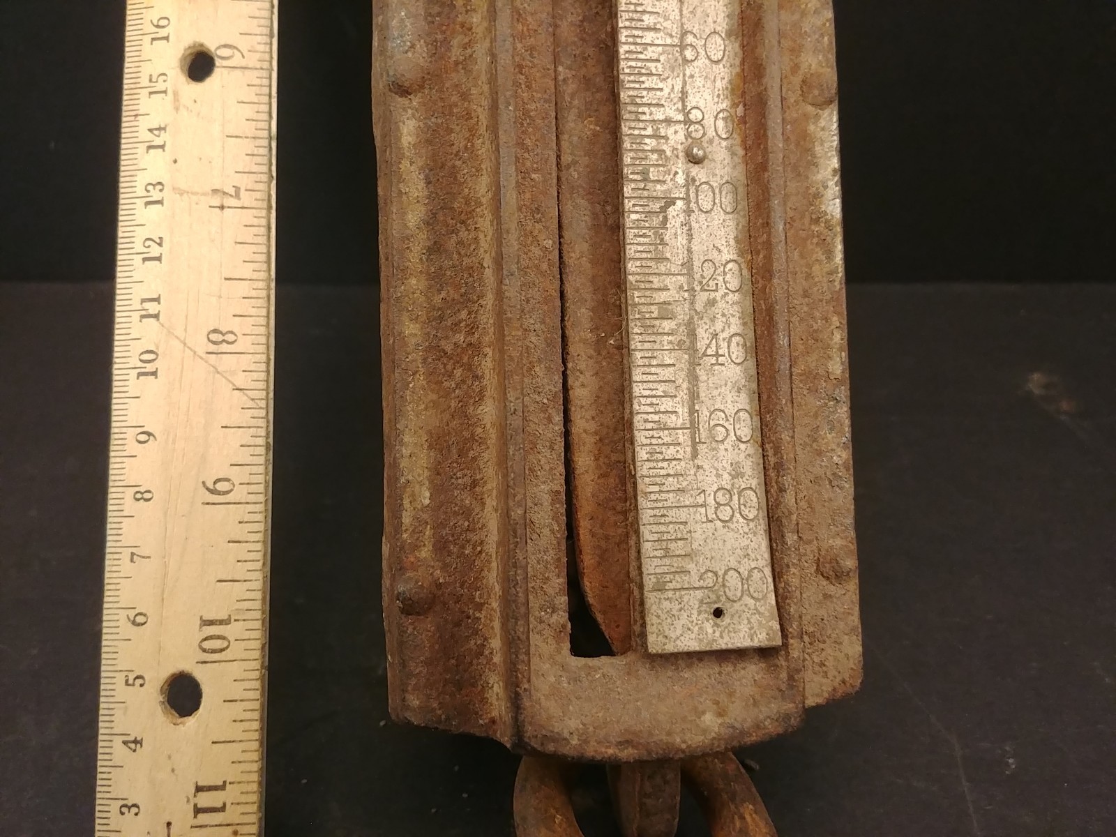 Vintage 200 lb Capacity Lander's Frary Clark Hanging Scale Metal Ring Hook