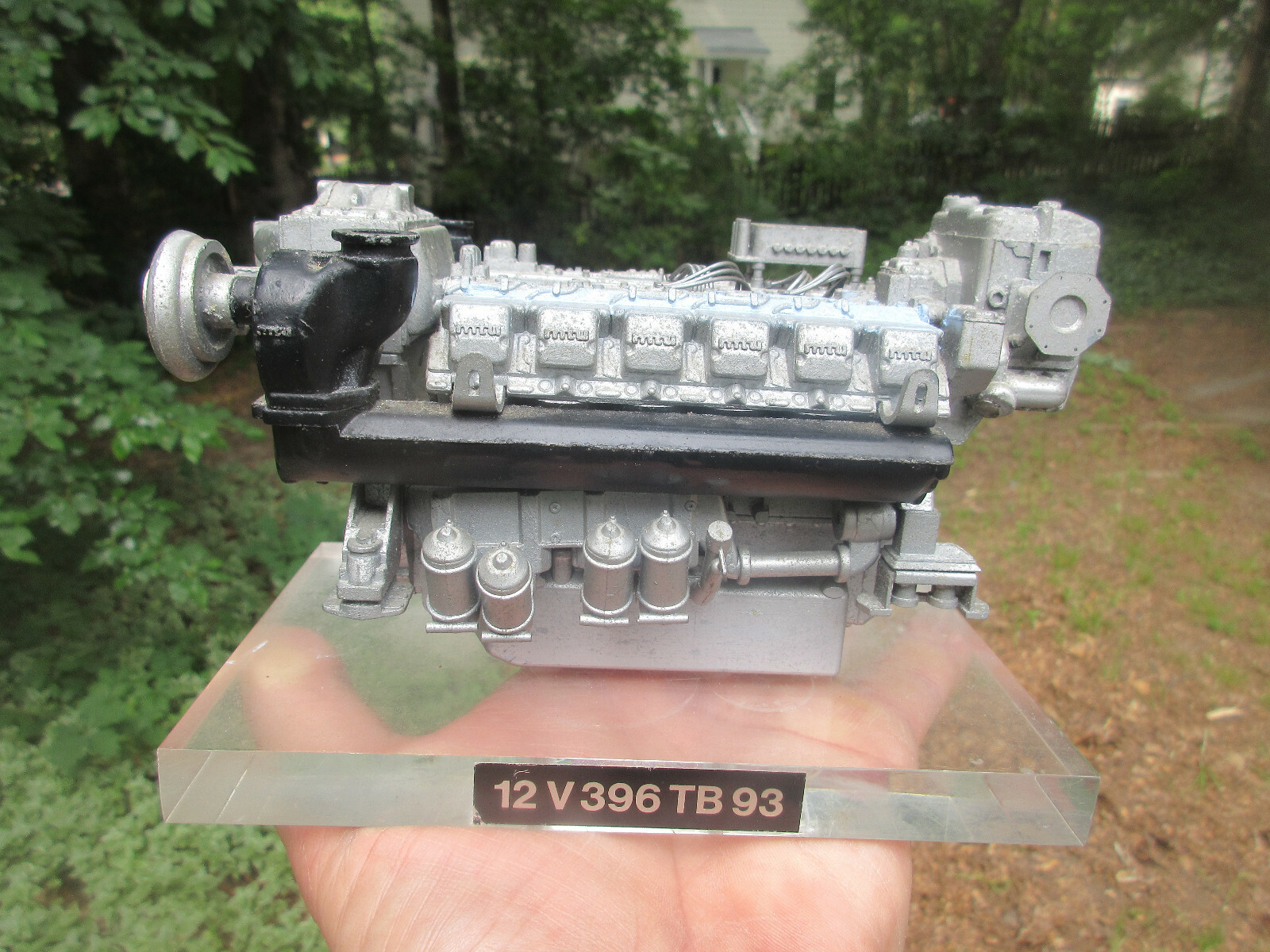 洋書 The V12 Engine 洋書 The V12 Engine The V12 Engine: Tech, Evolution, Impact
