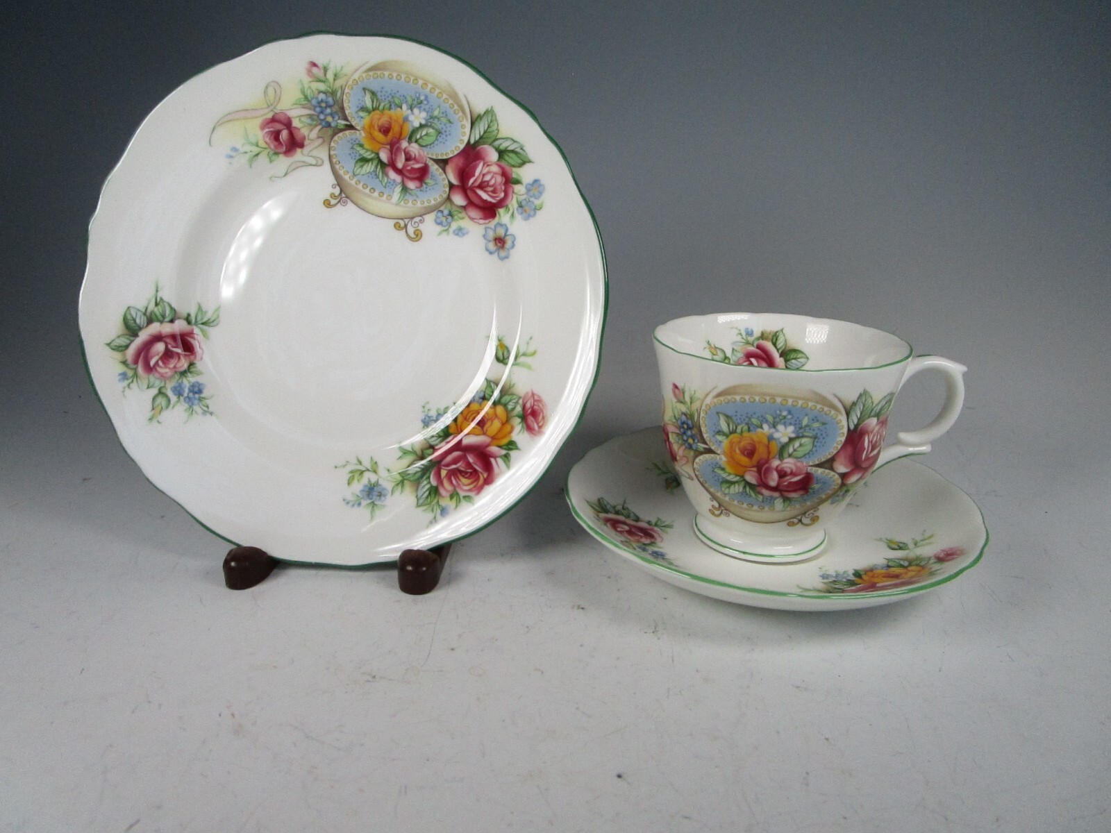 新品 CROWN STAFFORDSHIRE カップアンドソーサー ４客 Vintage Crown Staffordshire Tea Cup and Saucer Set, Henry